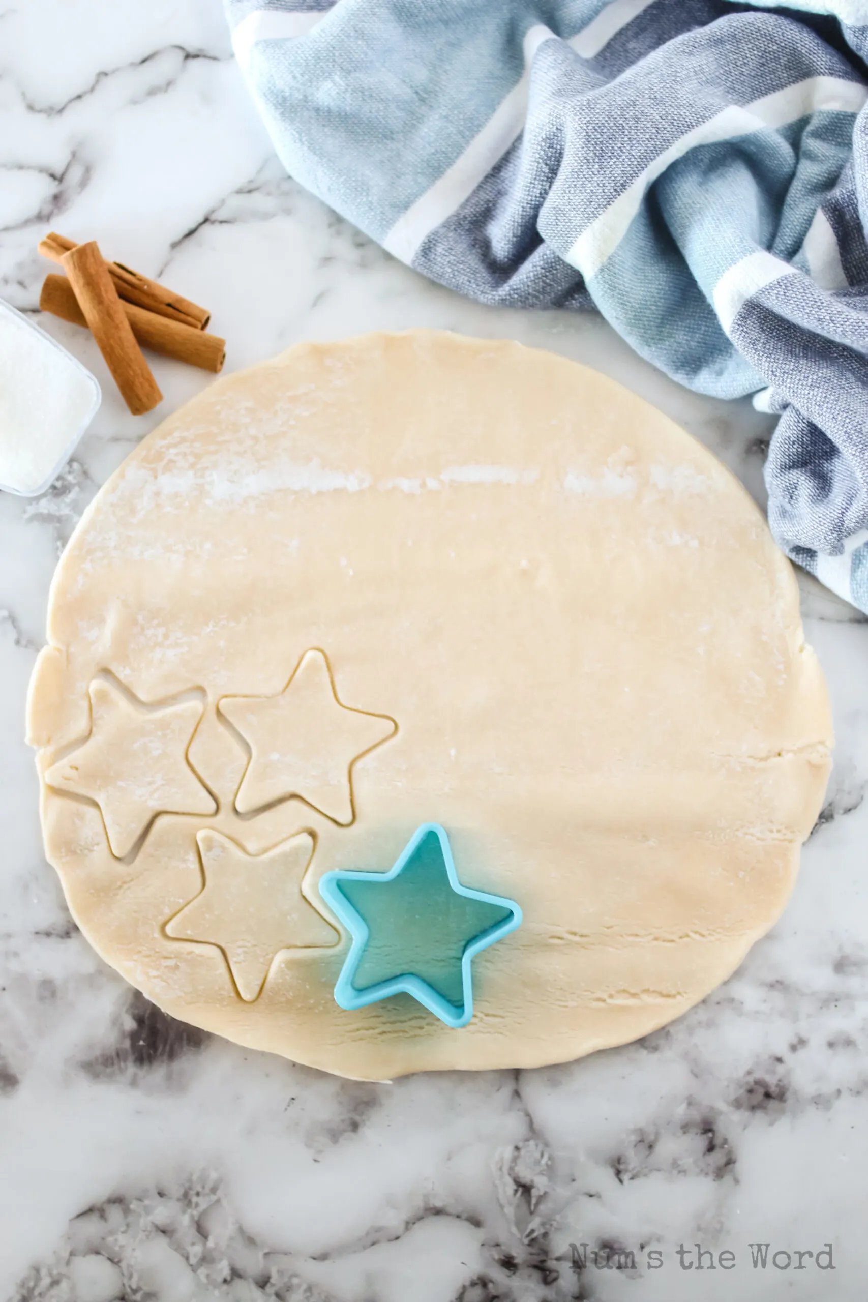 https://numstheword.com/wp-content/uploads/2014/07/How-to-make-Pie-Crust-Cookies-scaled.jpg.webp