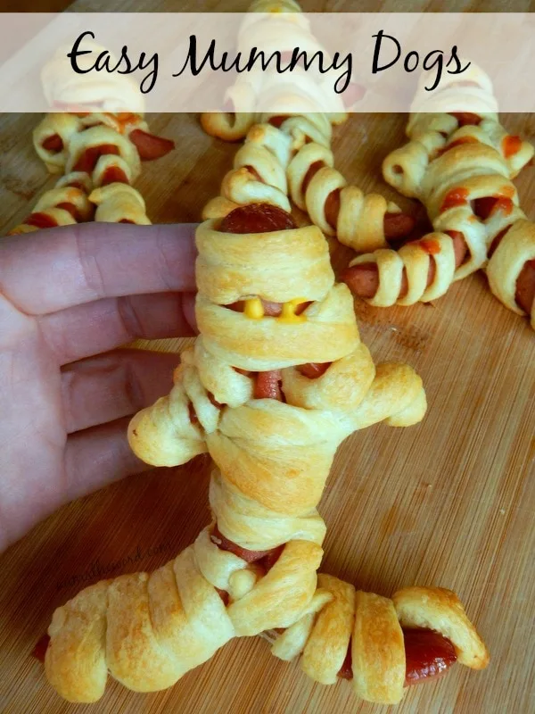 Easy Mummy Dogs