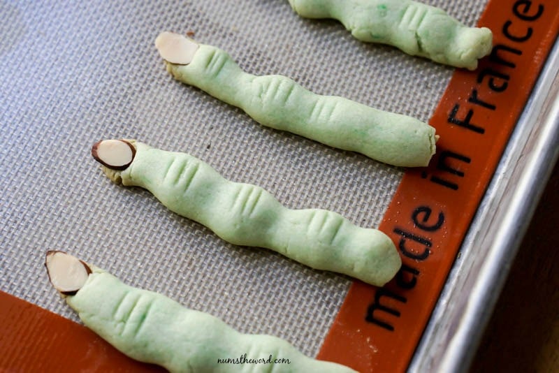 Creepy Witches Fingers - Fresh out of the oven baked - zoomed in view