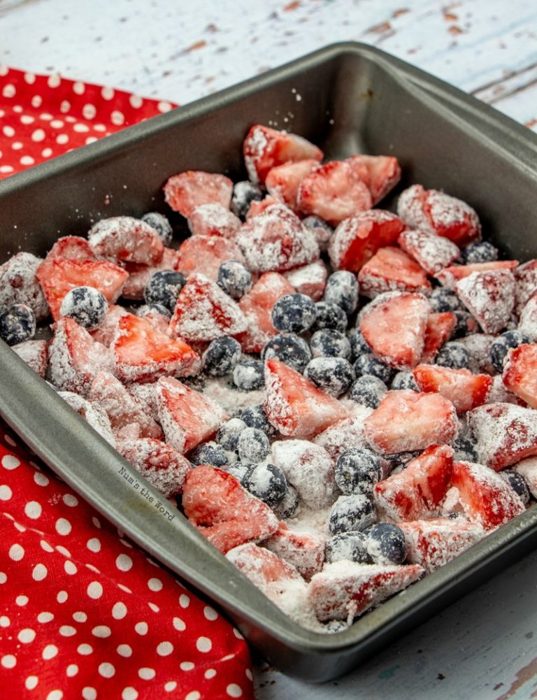 Strawberry Blueberry Crisp (Fresh or Frozen Berries!) Num's the Word