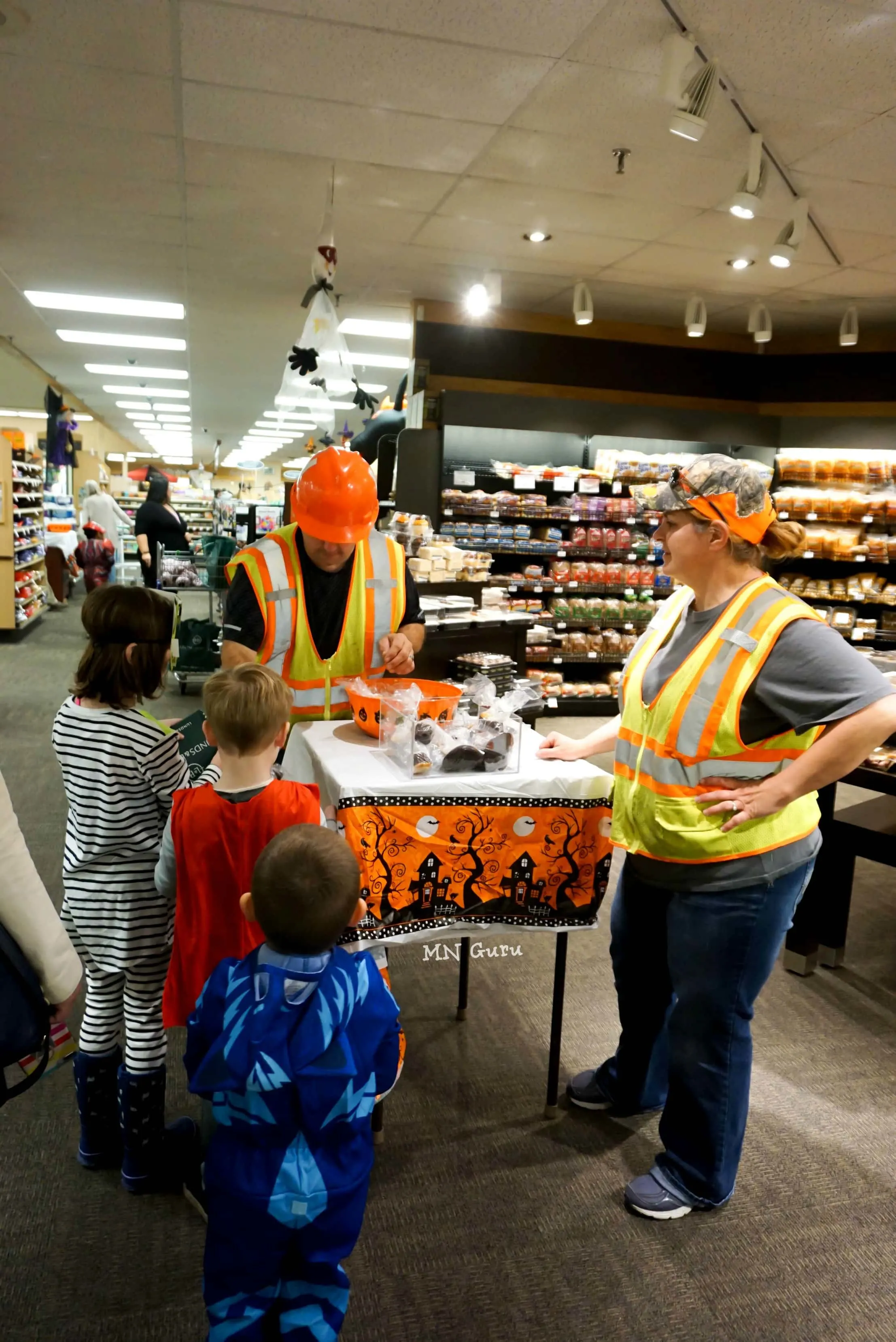 Lunds & Byerlys Boo Blast - Trick or Treating in the bakery department