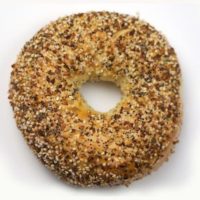 12 Fresh New York Bagels - Everything