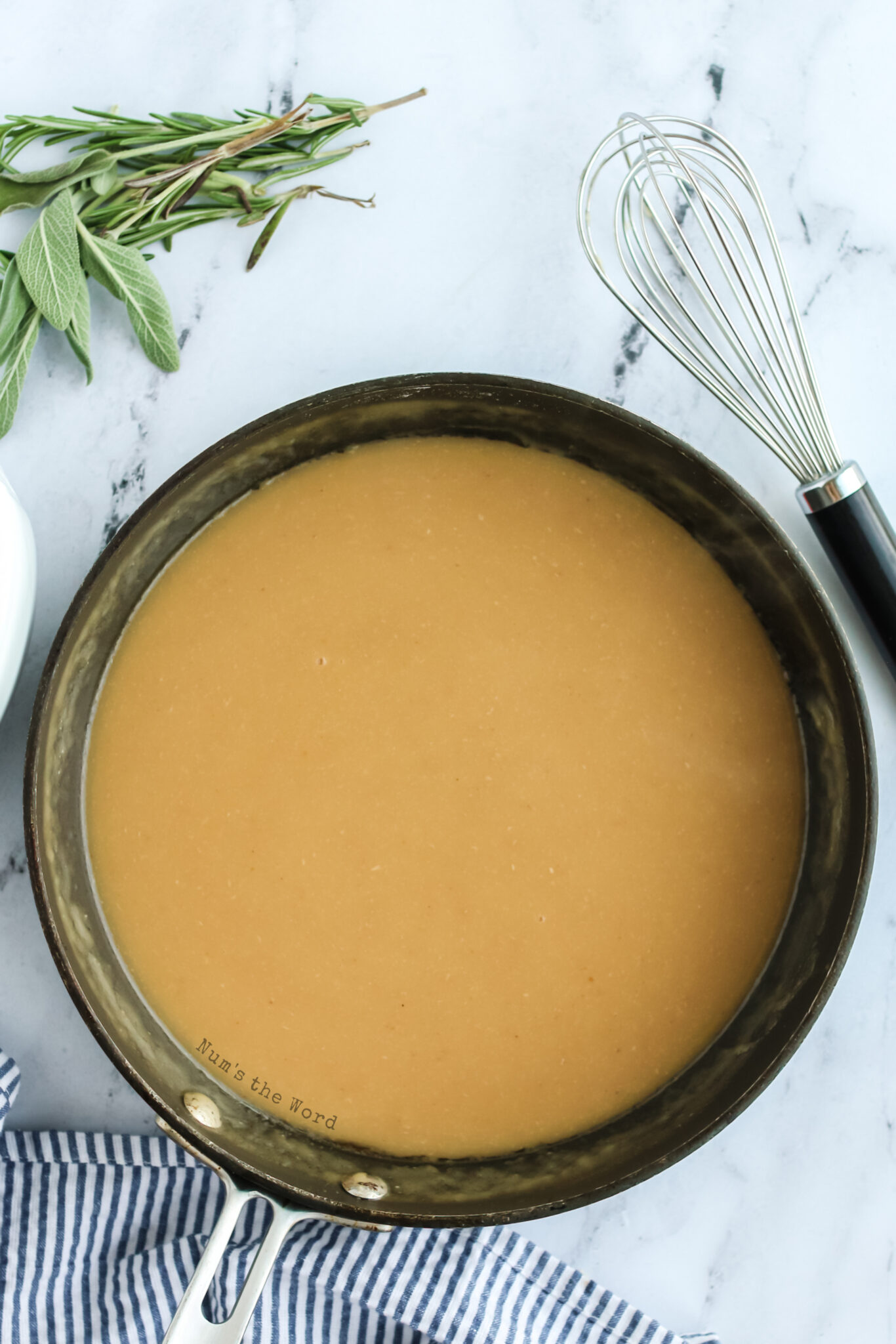 Turkey Gravy from Drippings Num's the Word