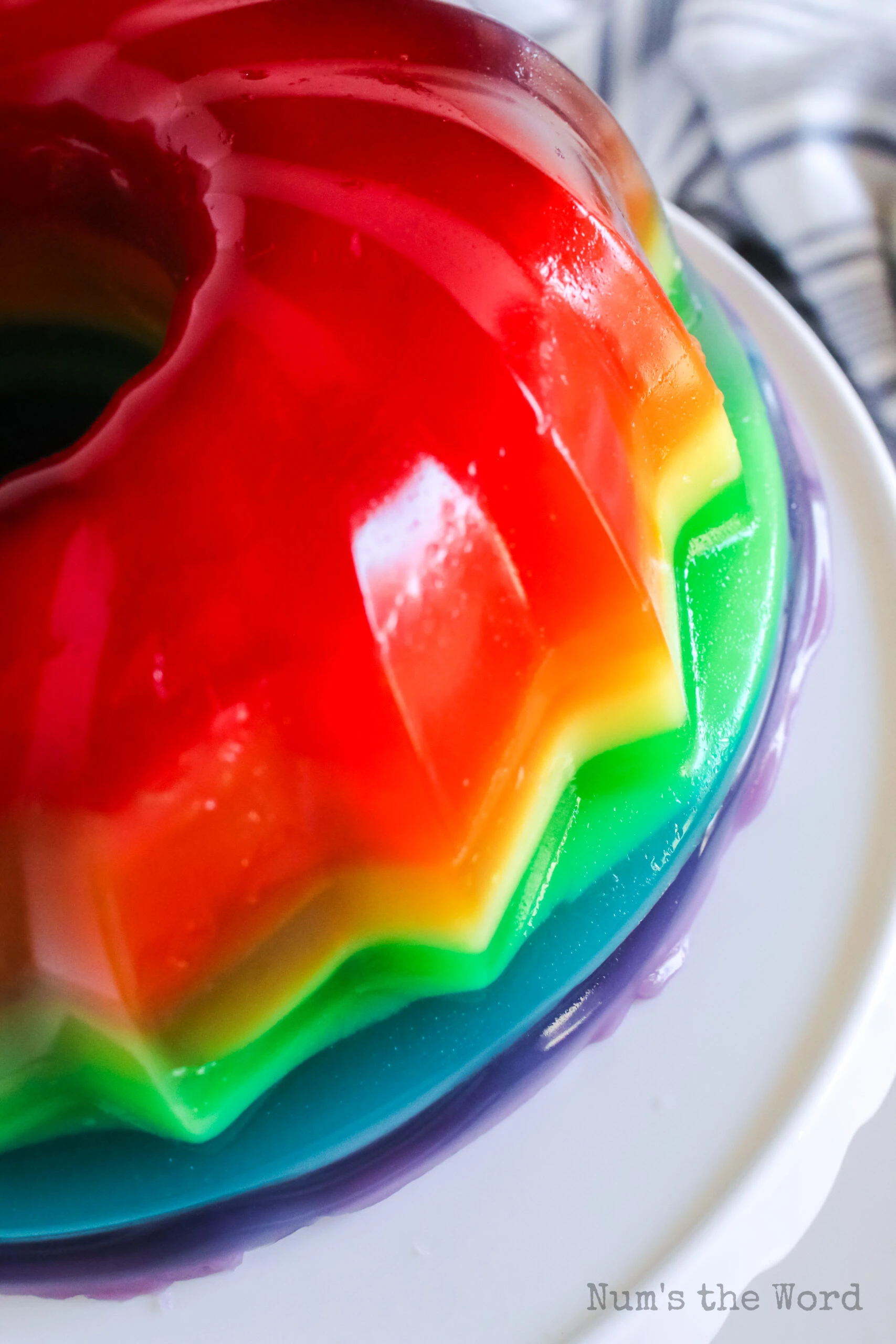 zoomed in image of uncut jello in mold showing the layers