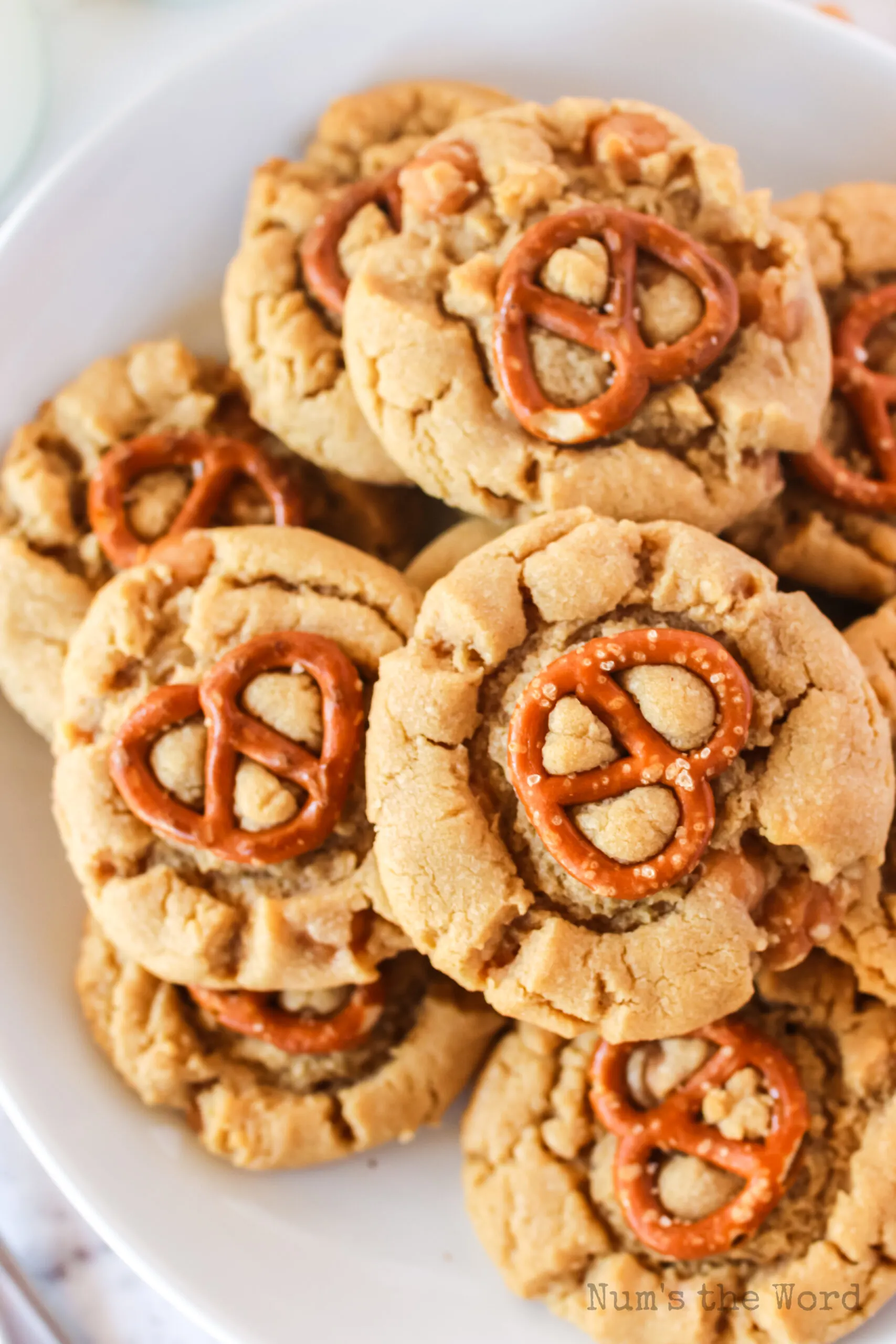 zoomed in image of cookies on a plate