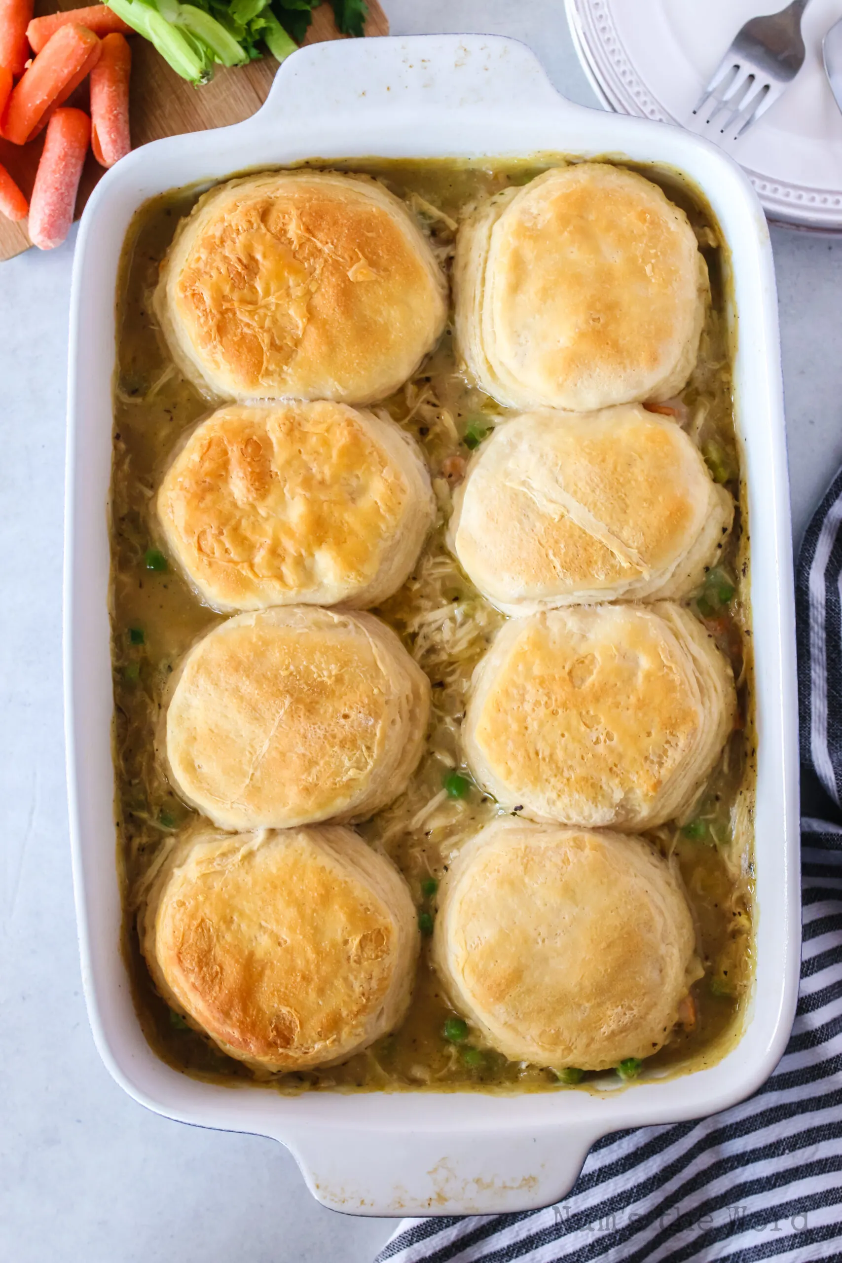 baked chicken and biscuits casserole