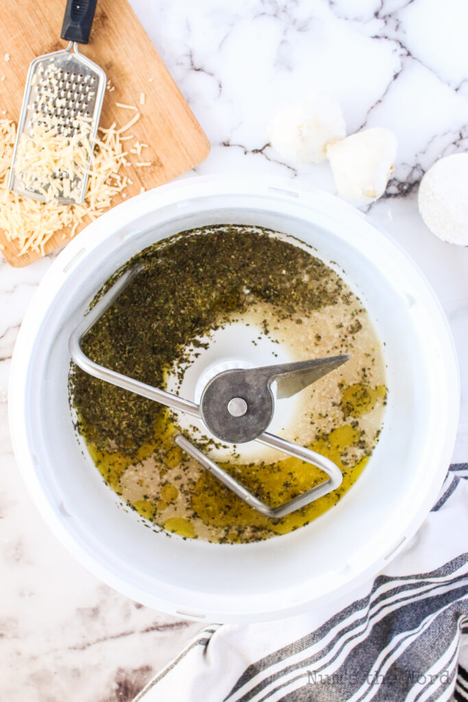 Bread Knots Num's the Word